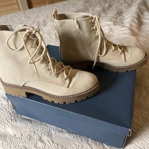 Canvas Parker Boots with memory Foam Lug sole size 10